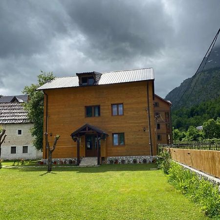 Guesthouse Mehmeti วัลโบเนอ ภายนอก รูปภาพ