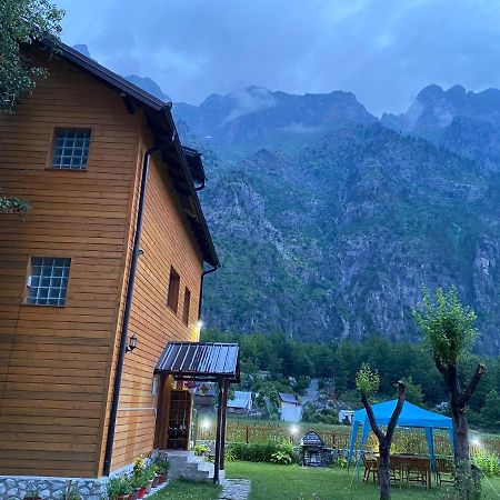 Guesthouse Mehmeti วัลโบเนอ ภายนอก รูปภาพ