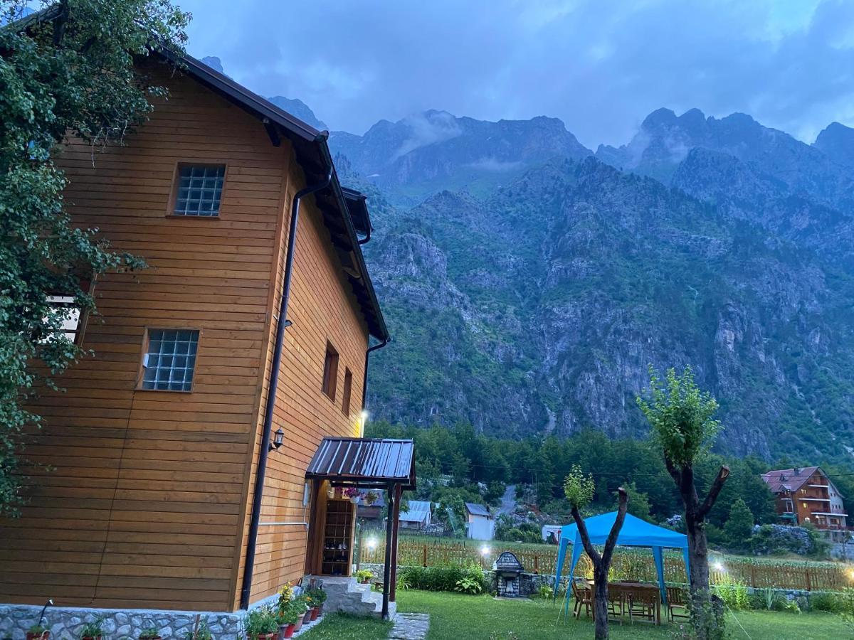 Guesthouse Mehmeti วัลโบเนอ ภายนอก รูปภาพ
