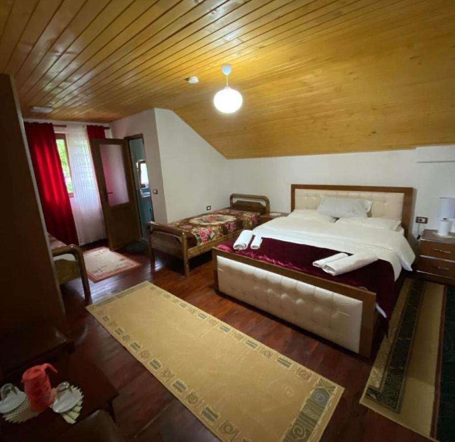 Guesthouse Mehmeti วัลโบเนอ ภายนอก รูปภาพ
