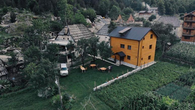 Guesthouse Mehmeti วัลโบเนอ ภายนอก รูปภาพ