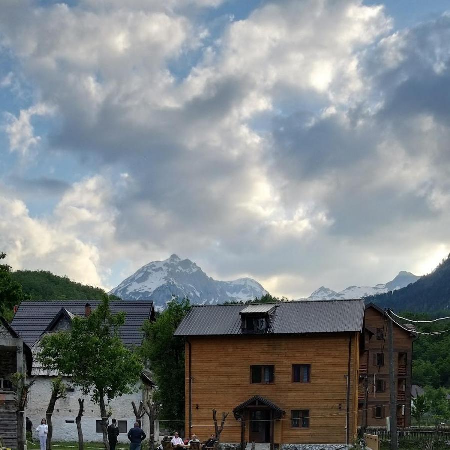 Guesthouse Mehmeti วัลโบเนอ ภายนอก รูปภาพ