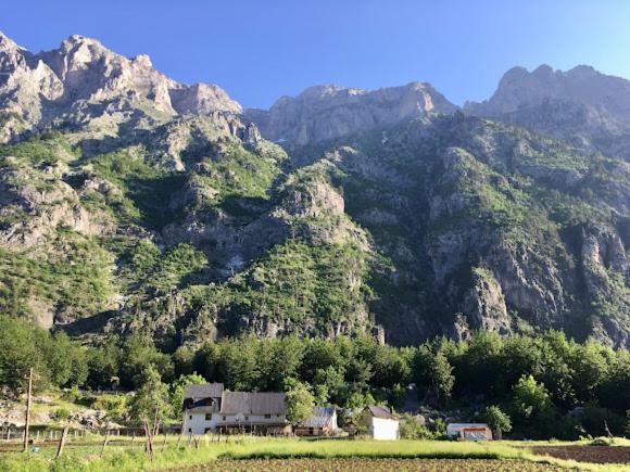 Guesthouse Mehmeti วัลโบเนอ ภายนอก รูปภาพ